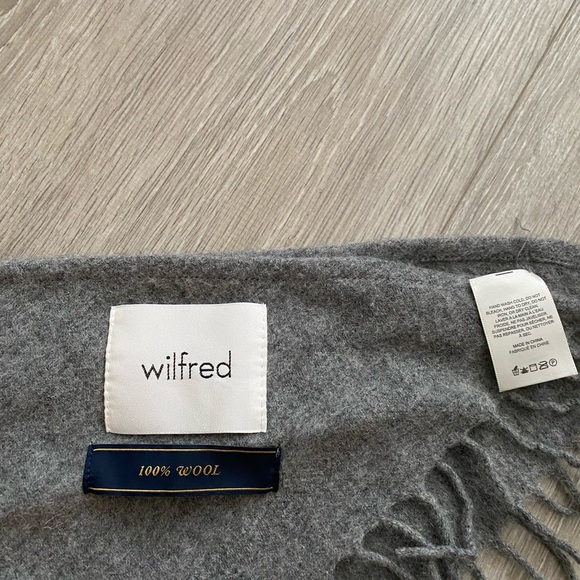 Wilfred 100% wool scarf - Picture 4 of 5